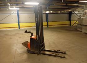 Ruční elektrický vysokozdvižný vozík BT SWE 120, výrobní číslo 6462395, rok výroby 2016