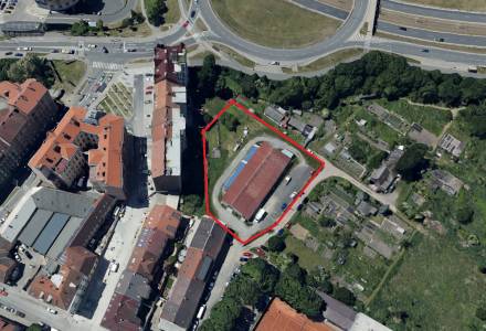                                     Prodej výrobně skladovacího areálu; hala zastavěná plocha 653 m2, pozemky celkem 3.001 m2, Plzeň-město
                                