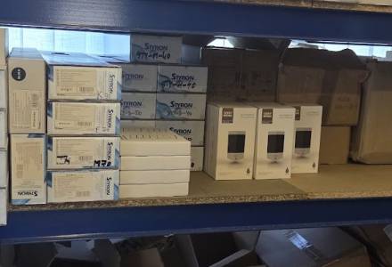                                     Prodej skladových zásob vybavení koupelen, sanitárních výrobků z e-shopu www.lux-aqua.cz a www.styron.cz.
                                