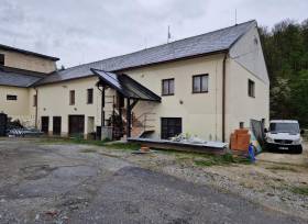 Prodej výrobní a skladovací budovy s užitnou