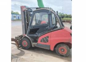 Vysokozdvižní vozík LINDE H50D, 2011, 55 kW, 8931 MTH, nastavitelné vidle, příprava pro zametač