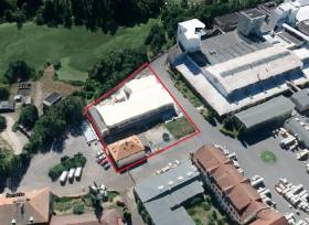 INVESTICE - VÝROBNÍ A SKLADOVÝ AREÁL - RAKOVNÍK, PRŮMYSLOVÁ ZÓNA SEVER,užitná plocha 2.350m2, pozemky 2.923m2